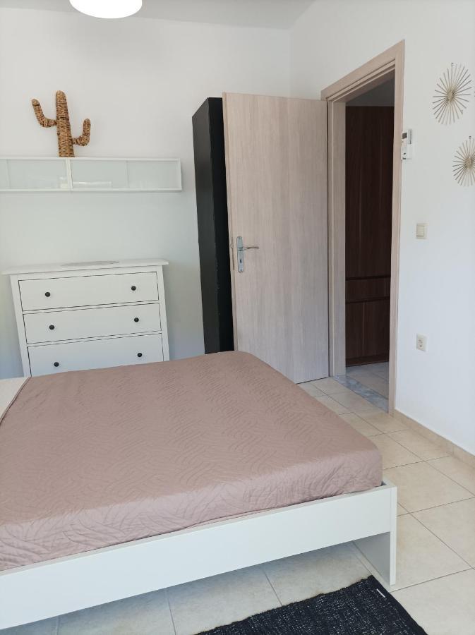 Away From * Ixia (Rhodes)